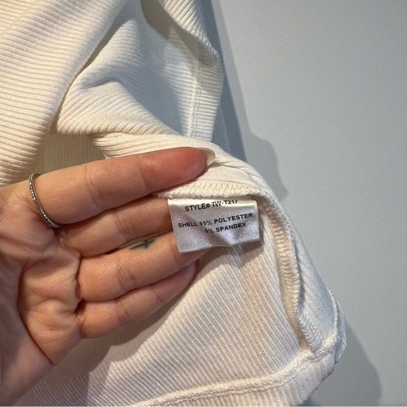 The Westside Ribbed Tee - Picture 3 of 4